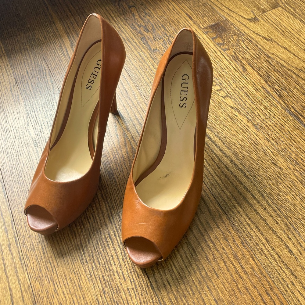 Guess camel peep toe with hidden platform heel.